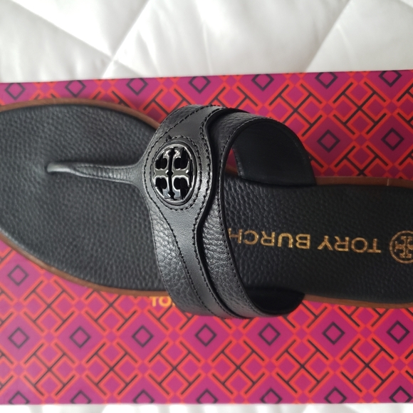 Tory Burch Thong Welt Leather Sandals Black 9 - Picture 7 of 16